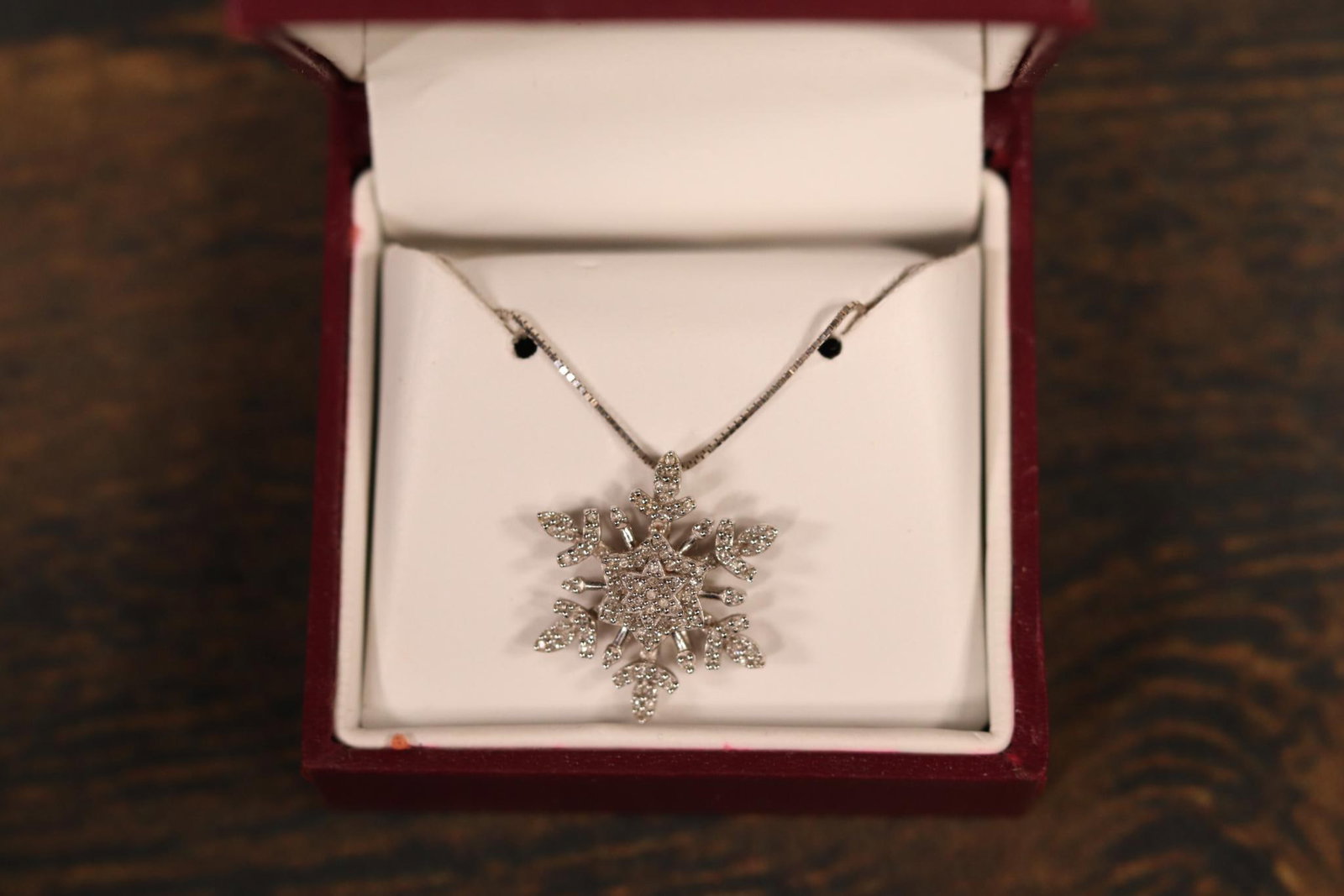 10k gold Snowflake Pendant on Chain 4.45 Grams: In-house shipping is available. Pickup is Friday, August 9th from 11 am to 7 pm at our offices in Carroll, OH 43112 or we will provide in-house shipping for this item. Once packed up we will send you 