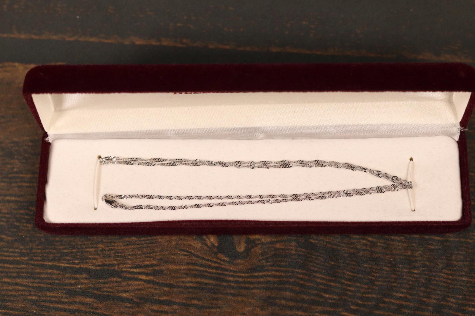 3.97 grams 14k gold necklace 17": In-house shipping is available. Pickup is Friday, August 9th from 11 am to 7 pm at our offices in Carroll, OH 43112 or we will provide in-house shipping for this item. Once packed up we will send you 