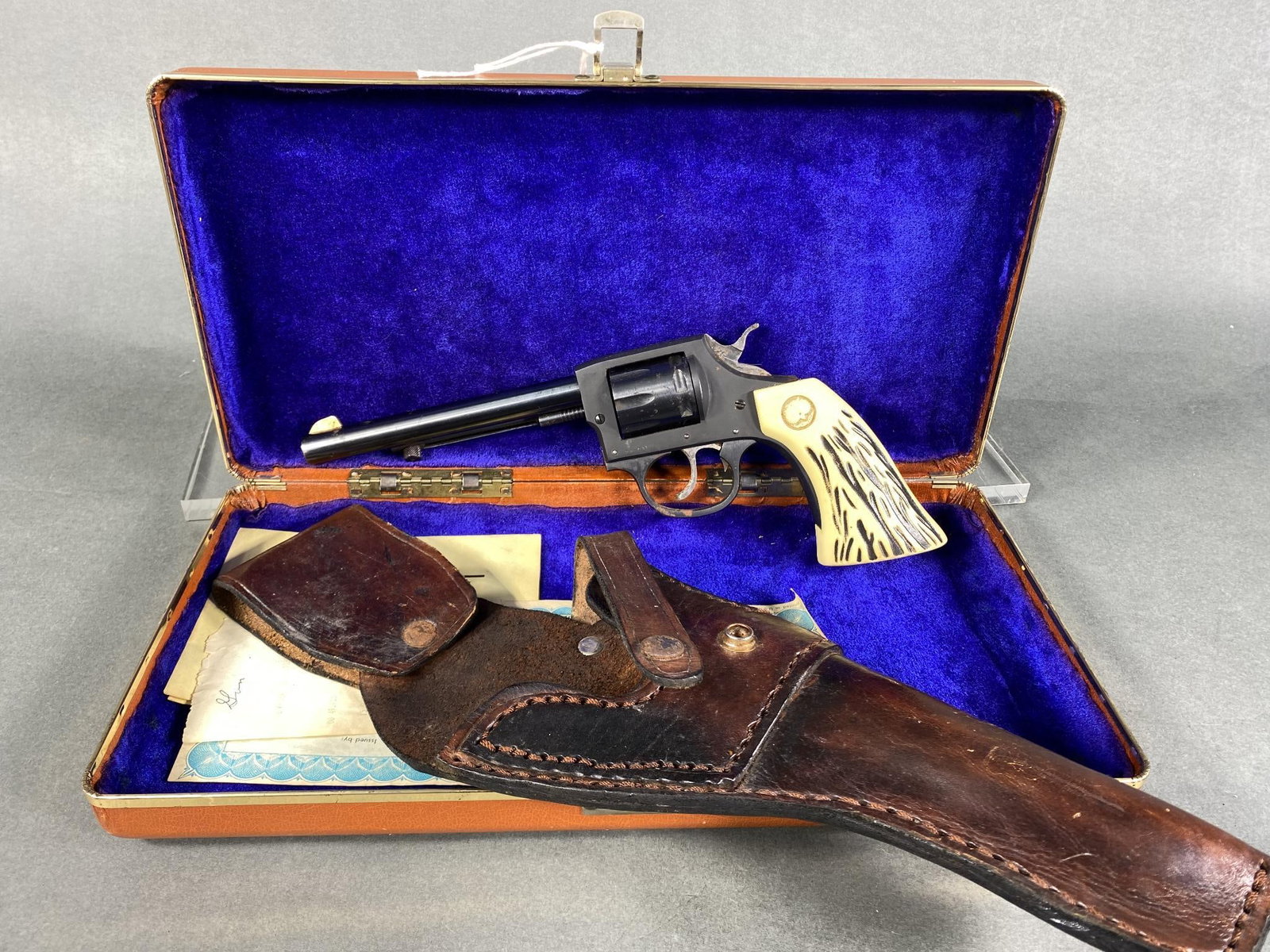 ## Iver Johnson 100th Anniversary Model 50A Sidewinder 22 Cal Revolver: MFG/IMPORTER: IJA & C Wks Inc. MODEL: 50A Sidewinder SERIAL: 554E CALIBER/GAUGE: 22 CONDITION: Action good, bore good. SIZE: 6" bbl. NOTES: 100th Anniversary of Iver Johnson. In box with paperwork. In