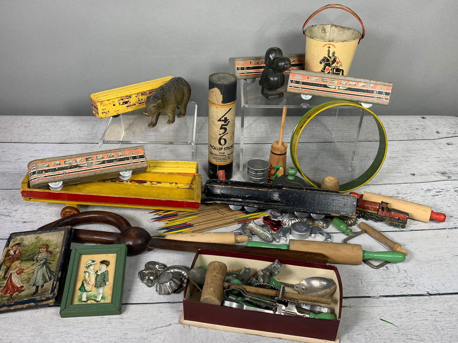 Vintage Green Handled Kitchen Utensils, Cookie Cutters, Pick-Up_Stix Game and Much More (1 of 20)