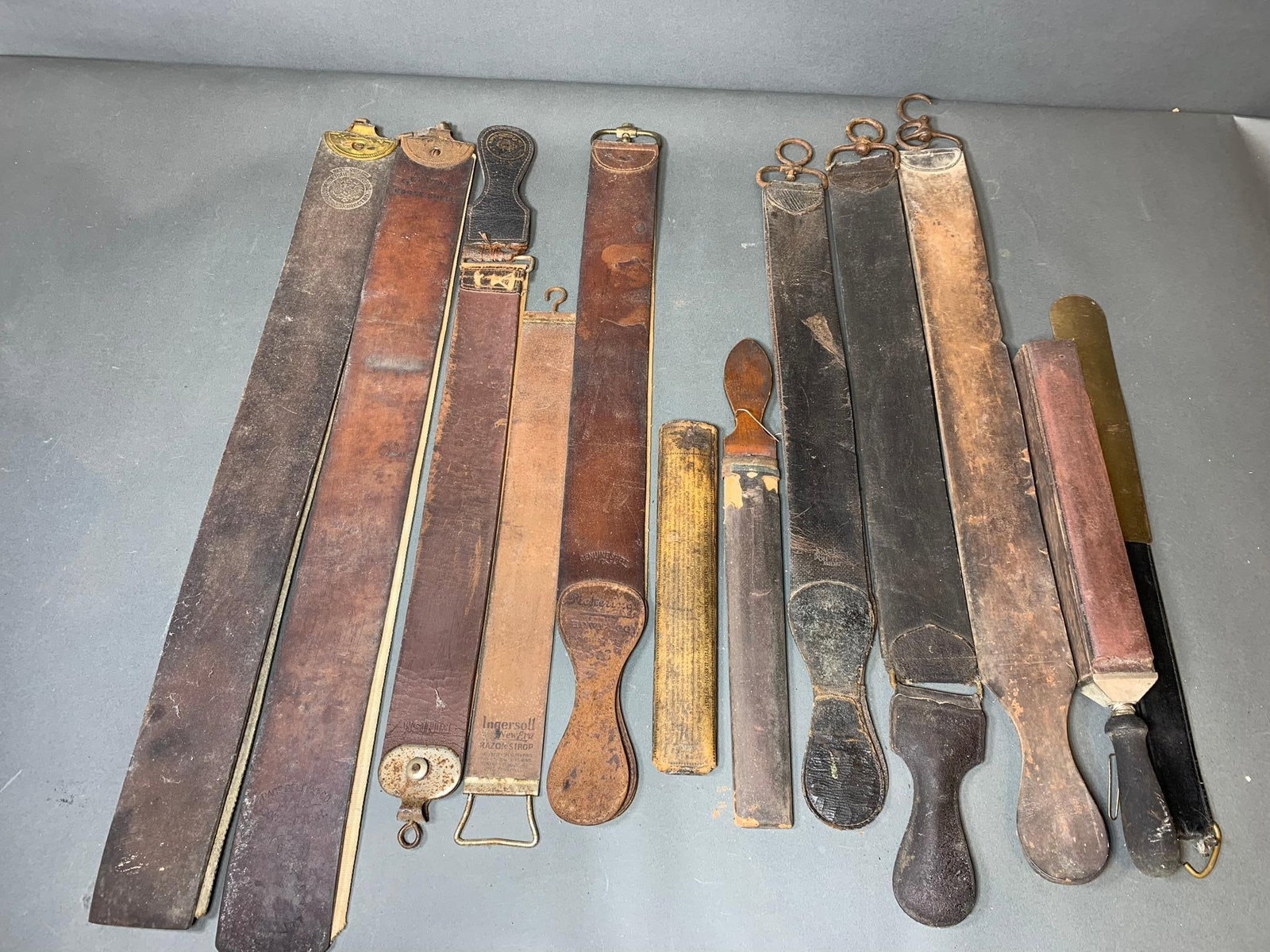 Group Lot of 12 Leather Razor Sharpening Strops (1 of 15)