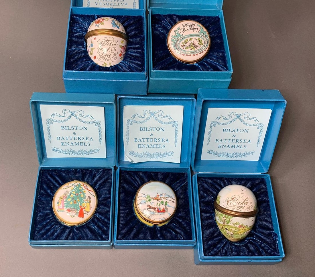 (5) Vintage Bilston & Battersea Enamel Trinket/Pill Boxes.: All in original boxes. In-house shipping available. Pickup is Wednesday, April 30 from 1 pm to 7 pm at our offices in Lancaster, OH 43130 or we will provide in-house shipping for this item. We charge