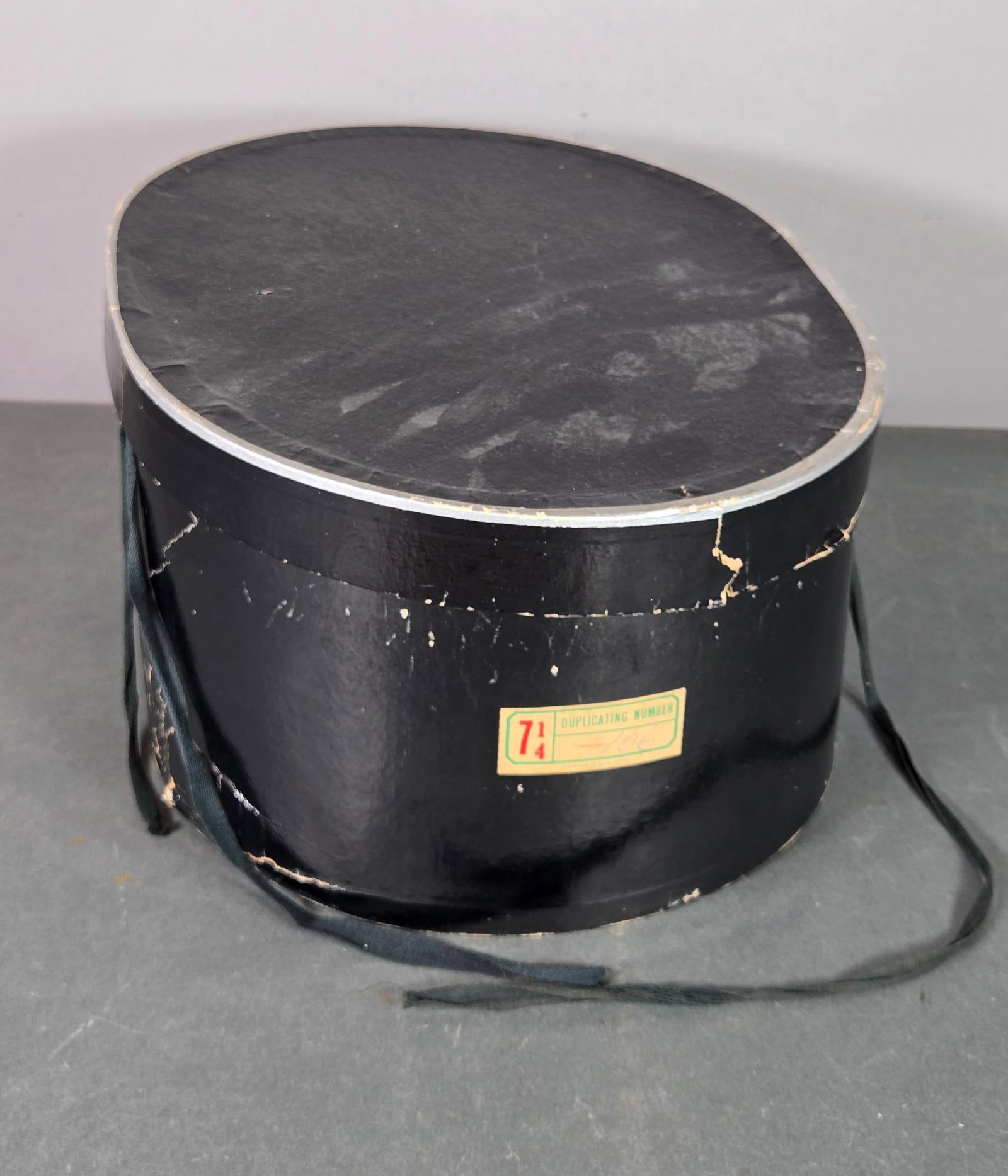 Vintage Hat Box (1 of 7)