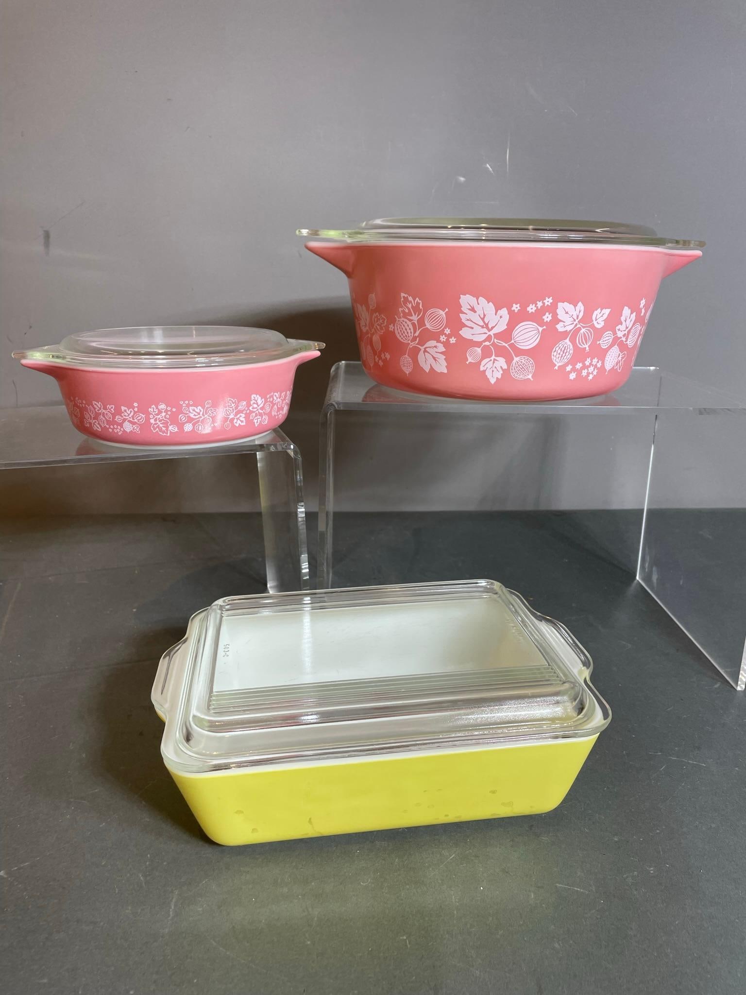 Group of Three Vintage Pyrex Casseroles: In-house shipping available. Pickup is Thursday, May 29 from from 1 pm to 7 pm at our gallery in Lancaster, OH 43130 or we will provide in-house shipping for this item. We charge a $5/lot fee if you p