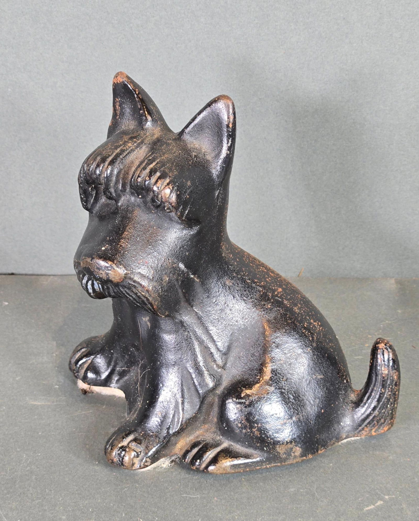 Vintage Cast Iron Scottie Dog Door Stop: In-house shipping available. Pickup is Thursday, May 29 from from 1 pm to 7 pm at our gallery in Lancaster, OH 43130 or we will provide in-house shipping for this item. We charge a $5/lot fee if you p