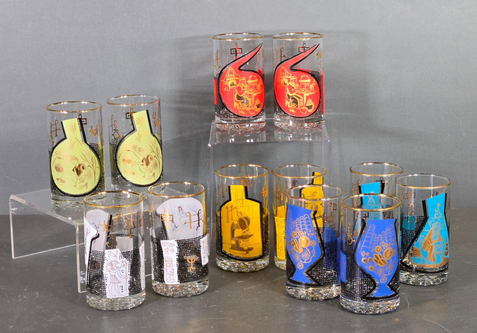 Set of 1960's Roerig Pharmaceutical Highball Tumblers: In-house shipping available. Pickup is Thursday, May 29 from from 1 pm to 7 pm at our gallery in Lancaster, OH 43130 or we will provide in-house shipping for this item. We charge a $5/lot fee if you p