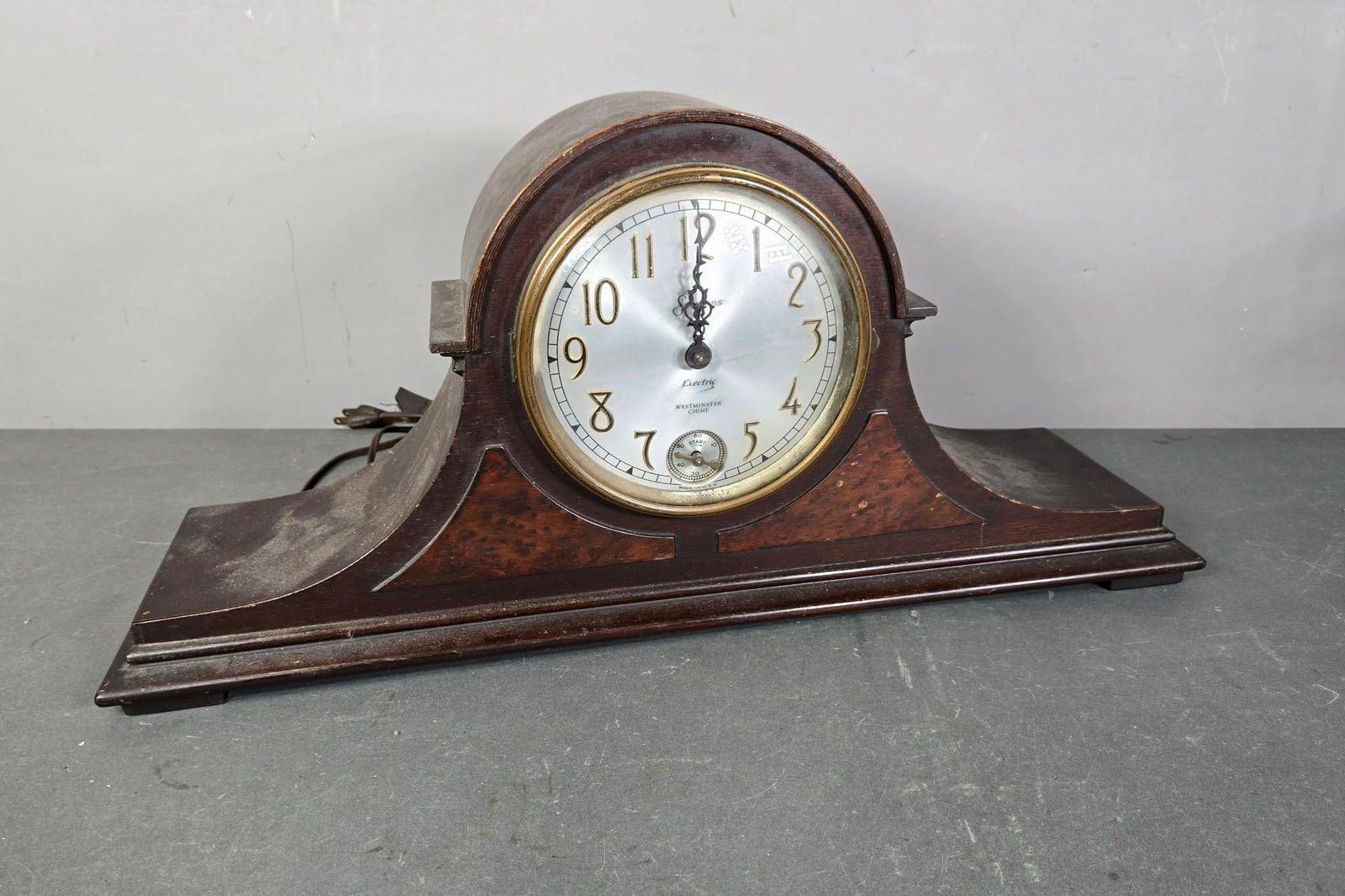 Vintage Sessions Humpback Electric Mantle Clock Westminster Chimes: In-house shipping available. Pickup is Thursday, May 29 from from 1 pm to 7 pm at our gallery in Lancaster, OH 43130 or we will provide in-house shipping for this item. We charge a $5/lot fee if you p