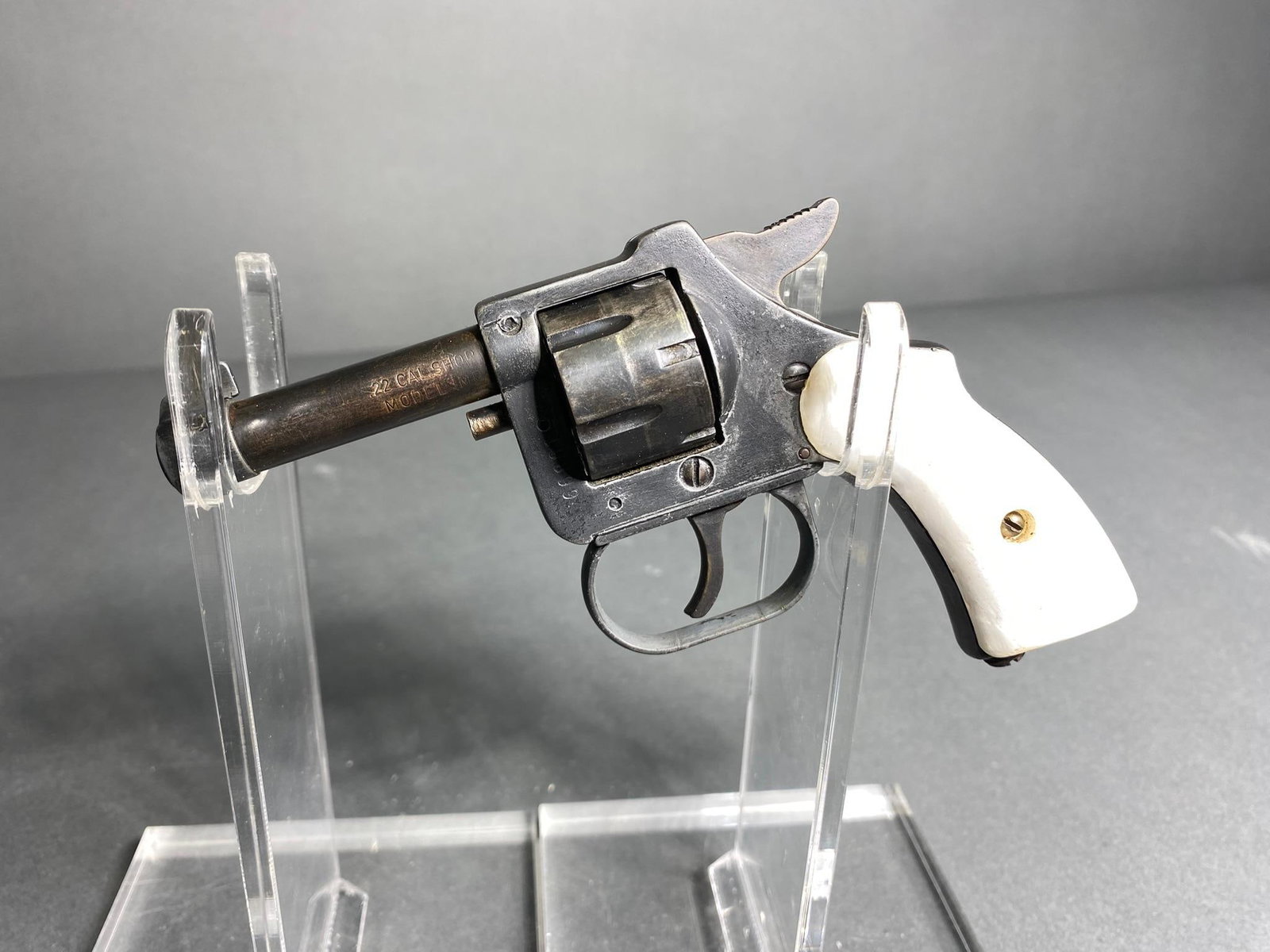Imperial Metal Products 22 Short Pistol Revolver: MFG/IMPORTER: Imperial Metal Products MODEL: IMP SERIAL: 66861 CALIBER/GAUGE: 22 short CONDITION: Action good, bore good. SIZE: 2.75" bbl In house shipping available. Unless you have an FFL, we will h