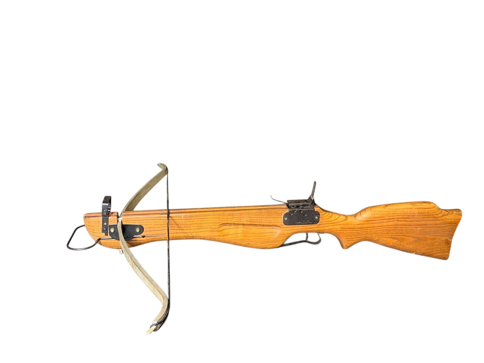 Vintage Crossbow by Powermaster: In-house shipping available. Pickup is Thursday, May 29 from from 1 pm to 7 pm at our gallery in Lancaster, OH 43130 or we will provide in-house shipping for this item. We charge a $5/lot fee if you p