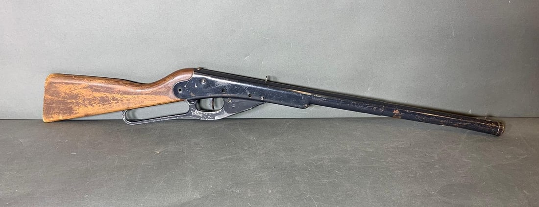 Vintage Daisy Model 36 BB Gun: In-house shipping available. Pickup is Thursday, May 29 from from 1 pm to 7 pm at our gallery in Lancaster, OH 43130 or we will provide in-house shipping for this item. We charge a $5/lot fee if you p