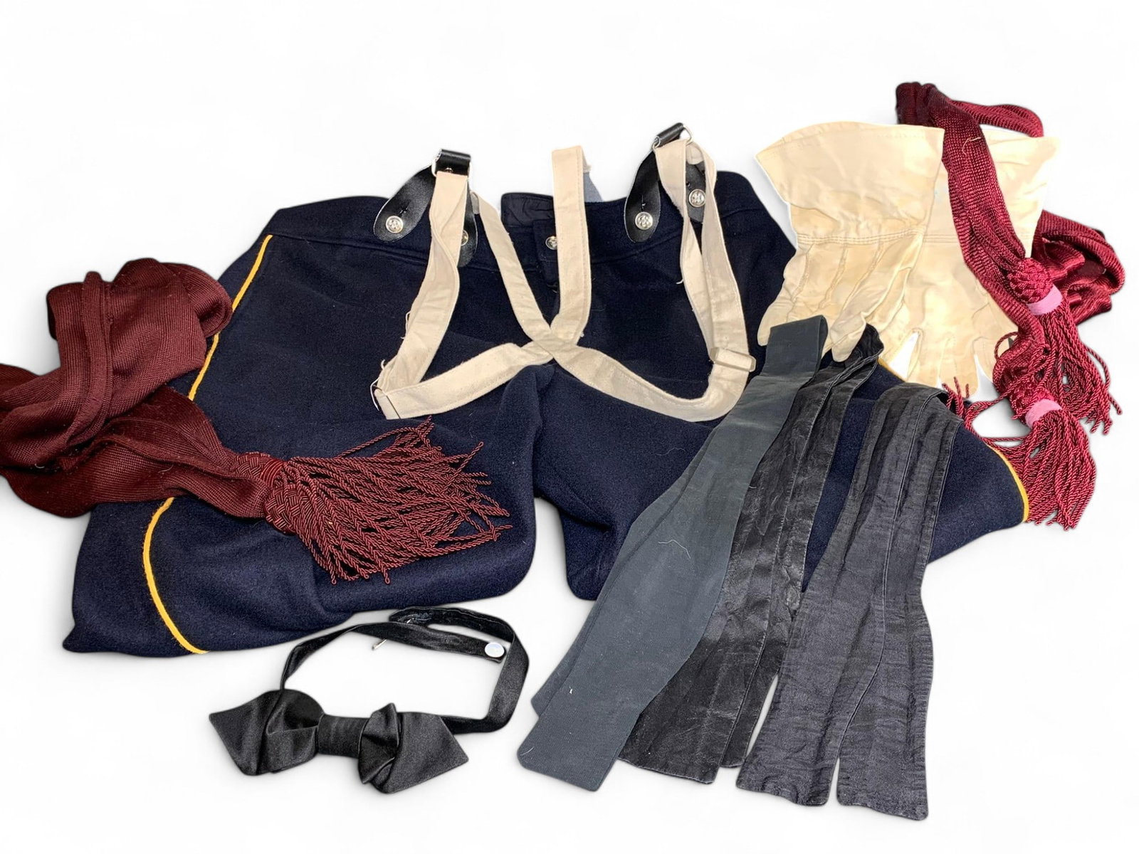 Group Lot Civil War Items Union Pants, Sashes, Leather Gloves: Burns in-house (bidder arranged option on checkout) shipping available. Pickup is Thursday, June 26 from from 11 am to 7 pm at our gallery in Lancaster, OH 43130 or we will provide in-house shipping f
