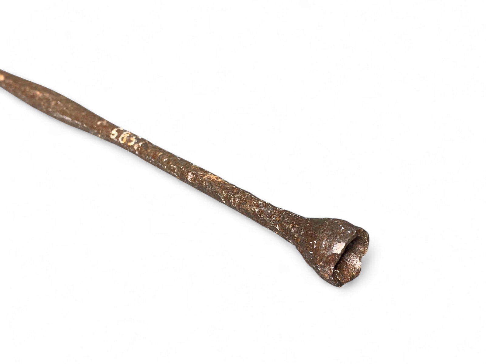 Civil War Era Relic Ramrod: Burns in-house (bidder arranged option on checkout) shipping available. Pickup is Thursday, June 26 from from 11 am to 7 pm at our gallery in Lancaster, OH 43130 or we will provide in-house shipping f