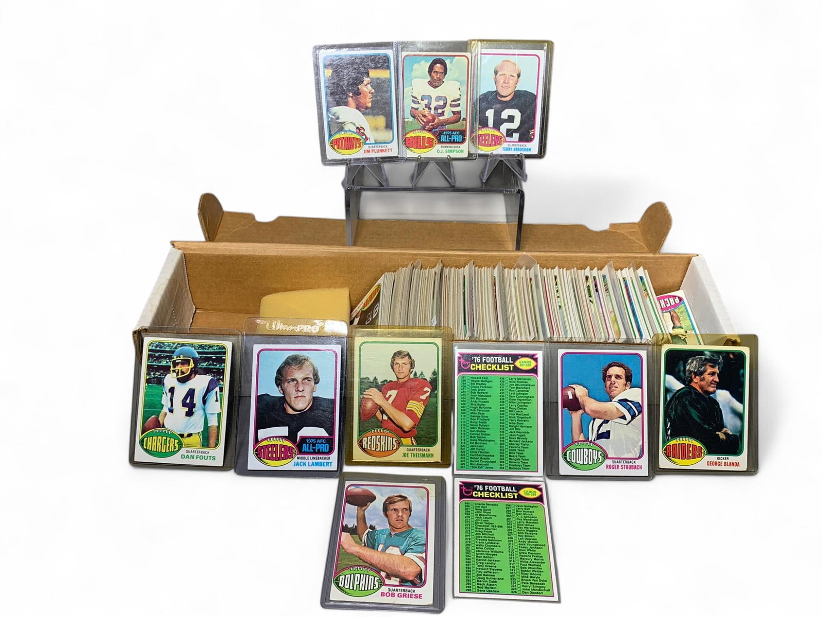 1976 Topps Football Starter Set- 483/528- VG: Burns in-house (bidder arranged option on checkout) shipping available. Pickup is Thursday, June 26 from from 11 am to 7 pm at our gallery in Lancaster, OH 43130 or we will provide in-house shipping f