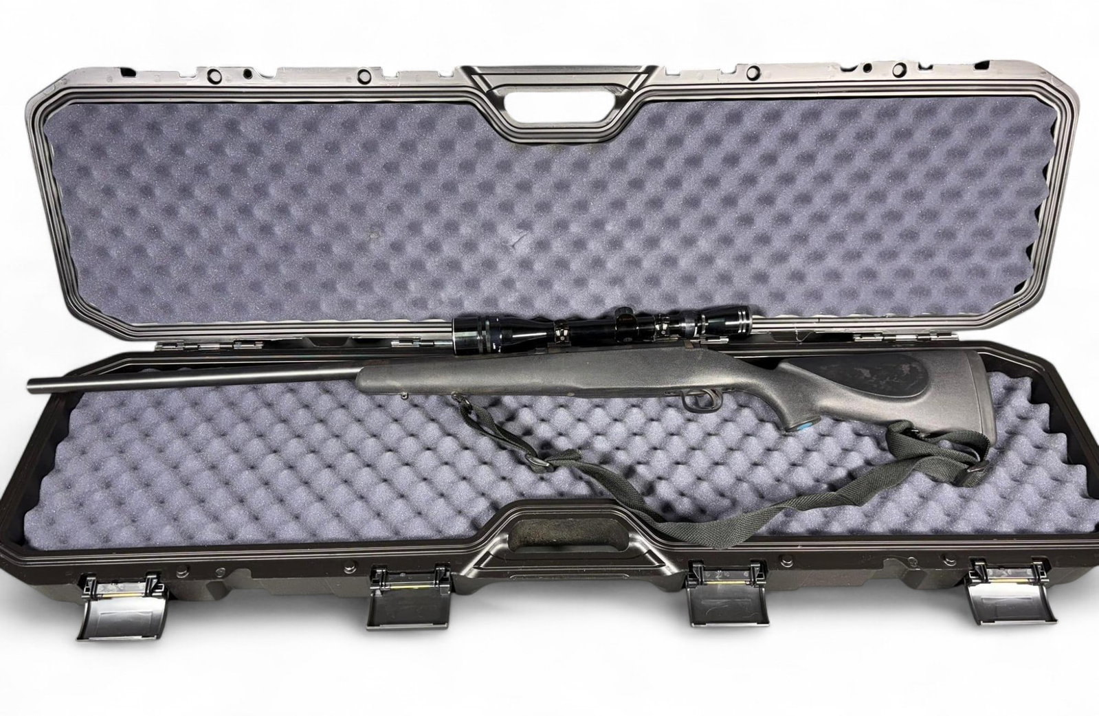 * Savage Arms Co. Model 110 Rifle 22-250 Cal 26.26" bbl Hard Case: MFG/IMPORTER: Savage Arms Co. MODEL: 110 SERIAL: FL04647 CALIBER/GAUGE: 22-250 CONDITION: Action good, bore good. SIZE: 26.25" bbl. NOTES: In hard case. In house shipping available. Unless you have an