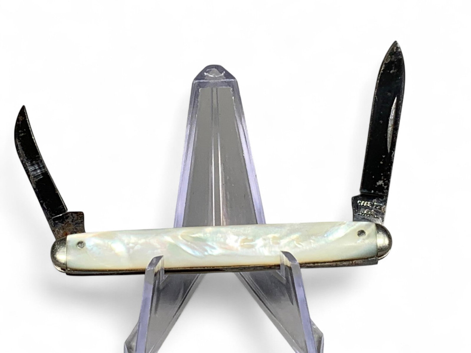 Vintage Case XX Folding Knife 8251 Pearl Handles: Burns in-house shipping is available. pick up is Tuesday, July 28, from Noon to 7 pm at our gallery in Lancaster, Ohio 43130 or we will provide in-house shipping for this item. We will charge a $5 fee