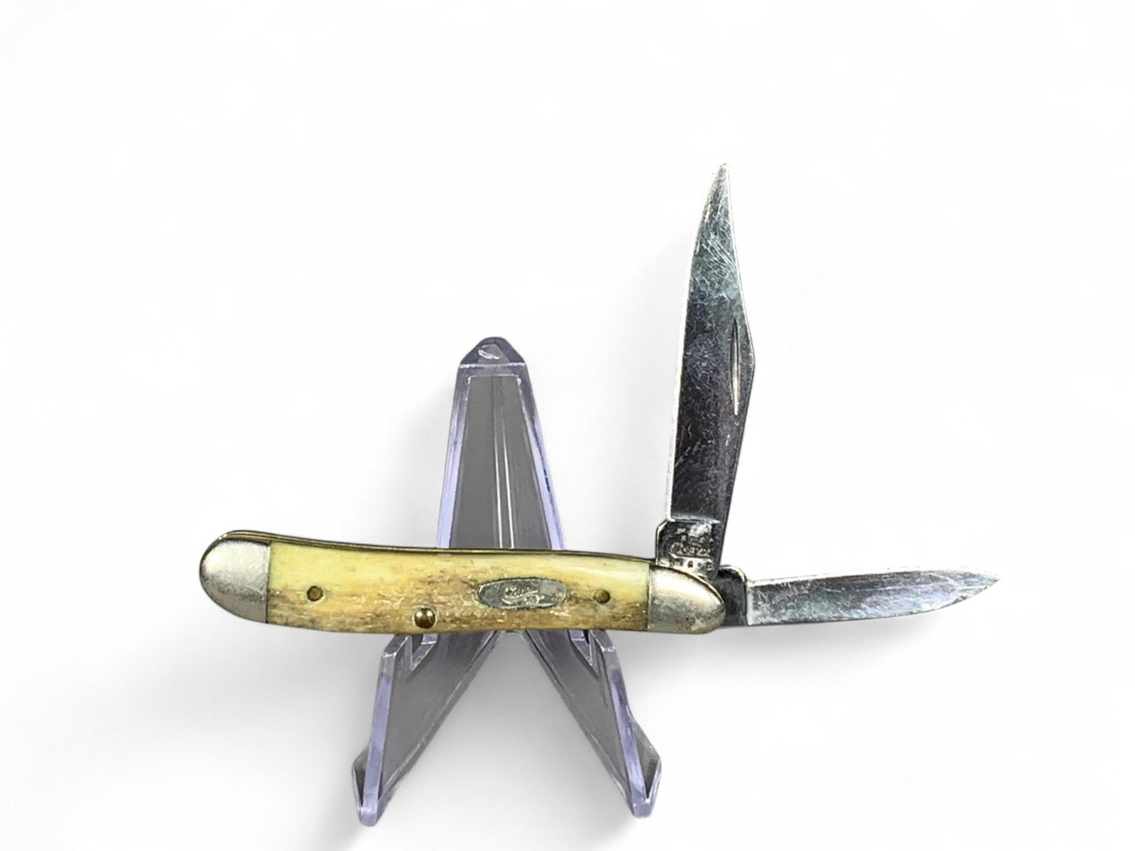 Vintage Case Folding Pocket Knife V6220 SS: Burns in-house shipping is available. pick up is Tuesday, July 28, from Noon to 7 pm at our gallery in Lancaster, Ohio 43130 or we will provide in-house shipping for this item. We will charge a $5 fee