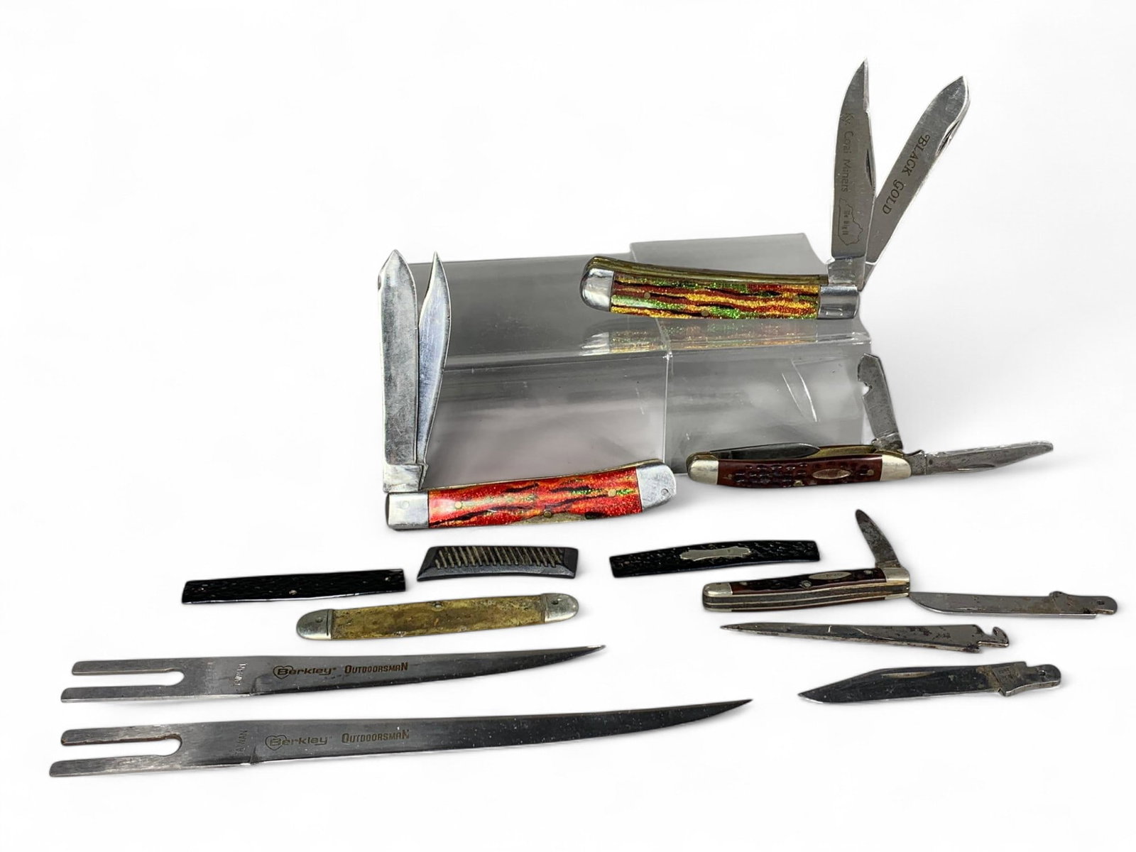 Vintage Knife Group Lot: Burns in-house shipping is available. pick up is Tuesday, July 28, from Noon to 7 pm at our gallery in Lancaster, Ohio 43130 or we will provide in-house shipping for this item. We will charge a $5 fee