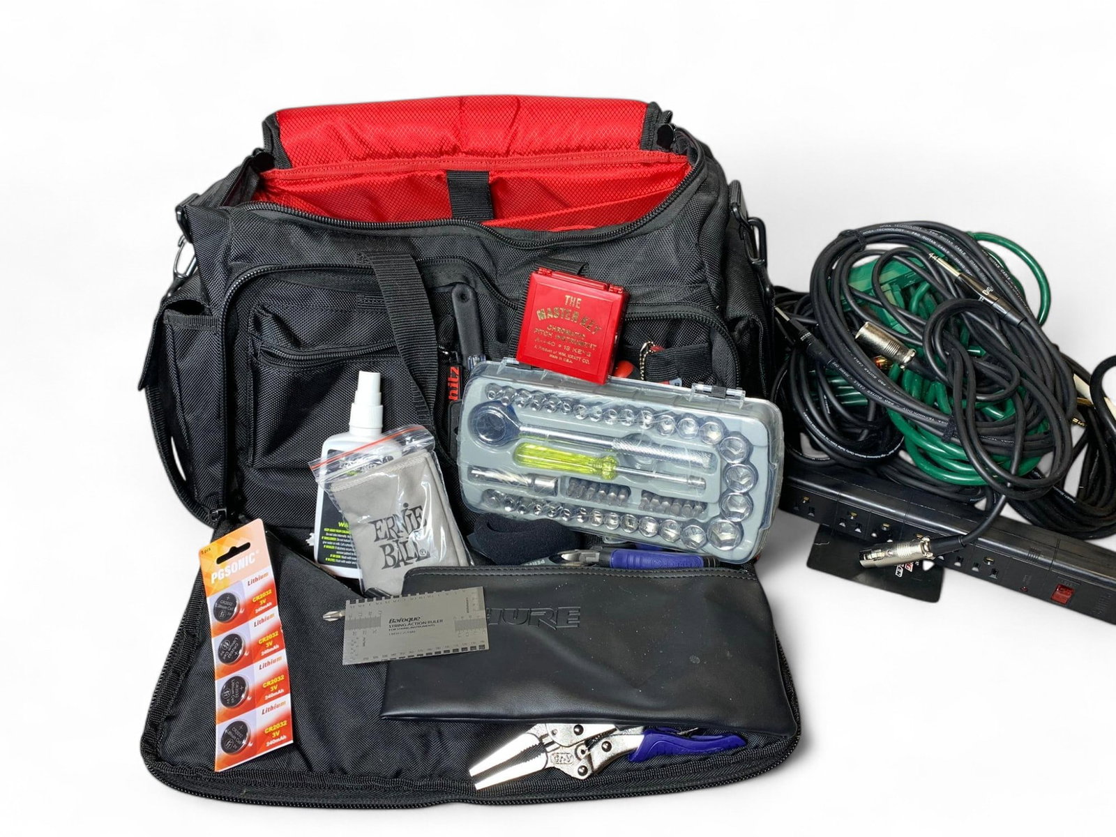 Group of Amp Wires, Tools, Chromatic Pitch Instrument & More In a Phitz Case: Burns in-house shipping is available. pick up is Tuesday, July 28, from Noon to 7 pm at our gallery in Lancaster, Ohio 43130 or we will provide in-house shipping for this item. We will charge a $5 fee