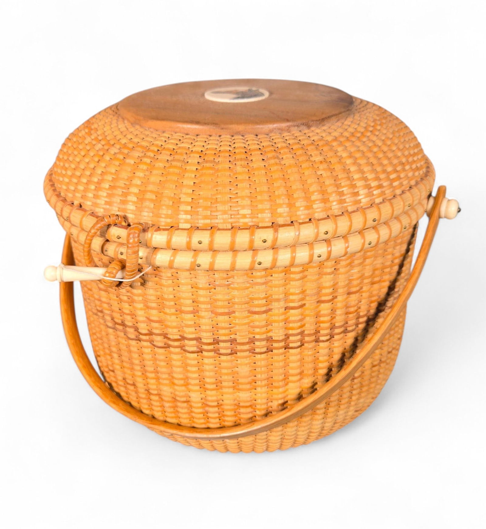 Vintage Nantucket Style Basket With Lid: Burns in-house shipping is available. pick up is Tuesday, July 28, from Noon to 7 pm at our gallery in Lancaster, Ohio 43130 or we will provide in-house shipping for this item. We will charge a $5 fee