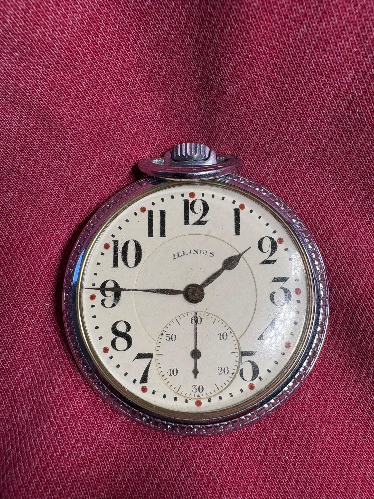 Illinois Pocket Watch Grade 806 Railroad - 21J, Size 16, Open Face, 1922, Silver-tone: Maker: Illinois Model/Grade: Grade 806 Railroad Size: 16 Size Jewels: 21J Serial: 4010820 Condition: Running Date: 1922 Case type: Open face Shipping: Burns in-house shipping is available. pick up is 