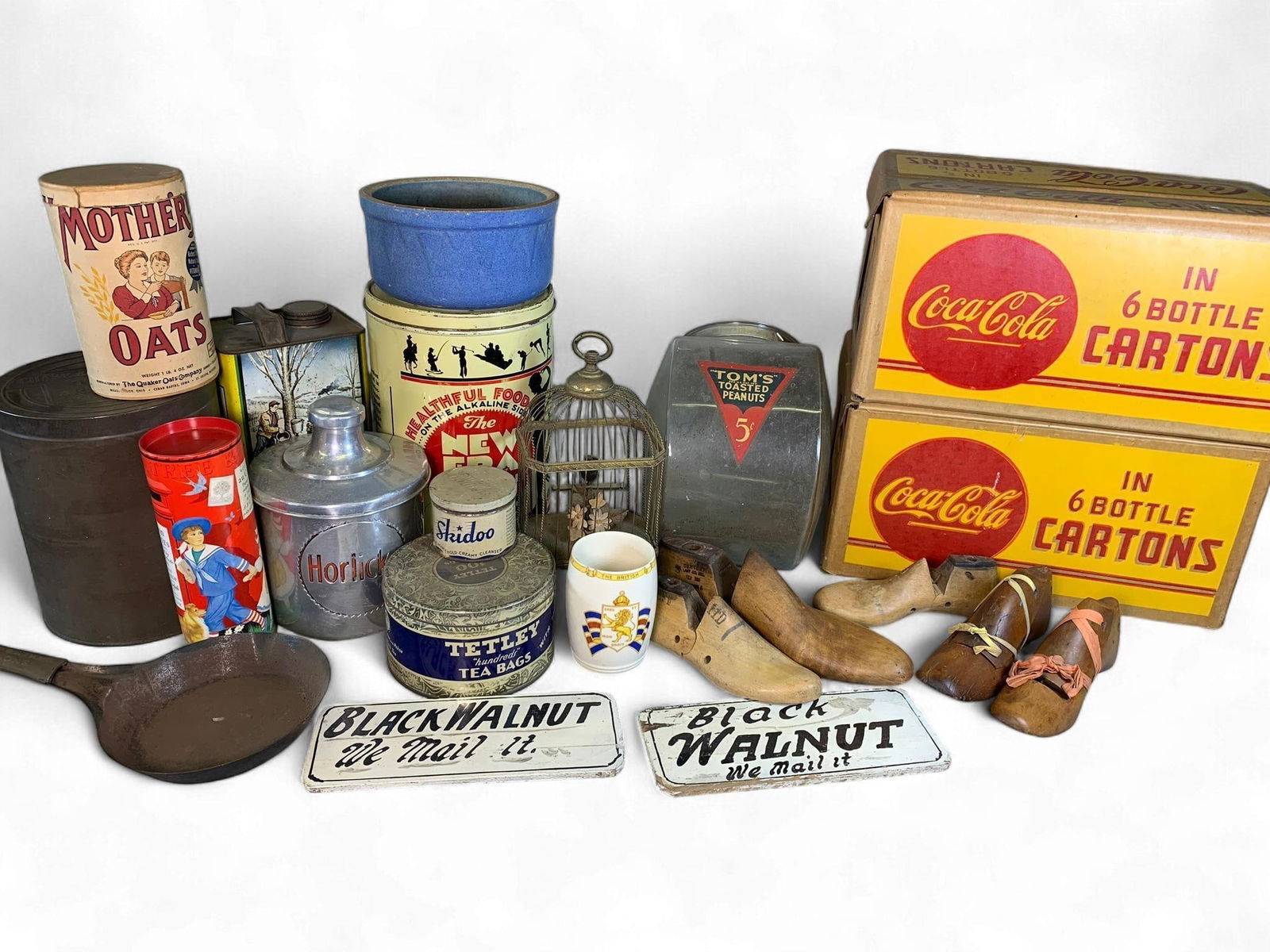 A Collection of Vintage General Store and Household Advertising Items (1 of 18)