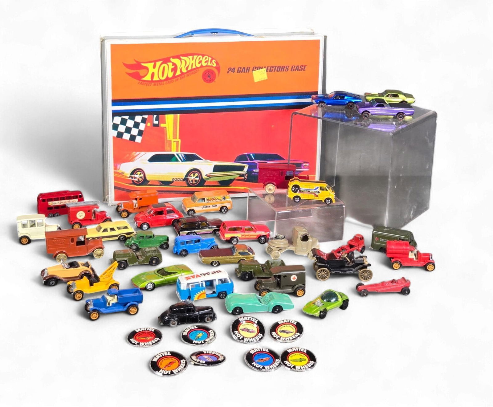 A Large Collection of Vintage diecast Toy Vehicles, Two Hot Wheels Collector's Cases, and Nine Colle (1 of 20)