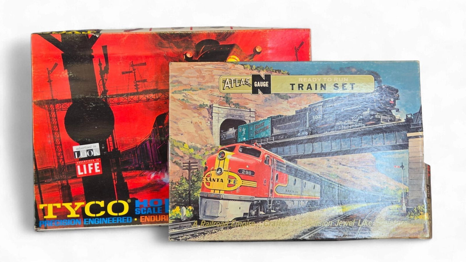 A Group of Vintage Model Train Sets: An Atlas N Gauge Ready to Run Santa Fe Set (Rivarossi Productio (1 of 6)