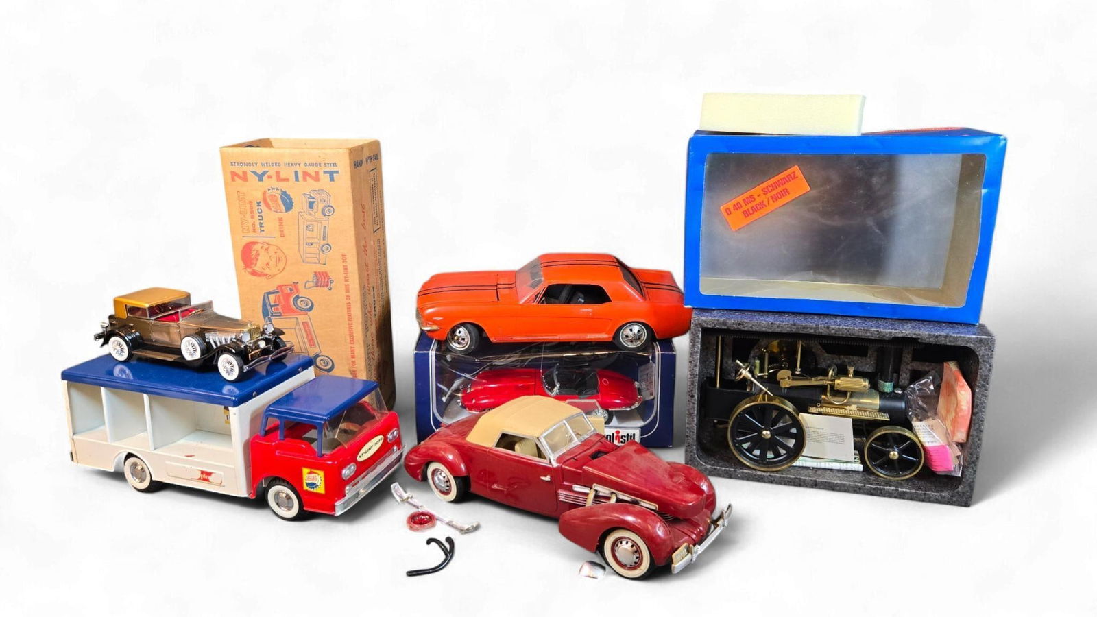 A Collection of Vintage Model Vehicles and a Wilesco D40MS Miniature Steam Engine, including a 1937  (1 of 20)