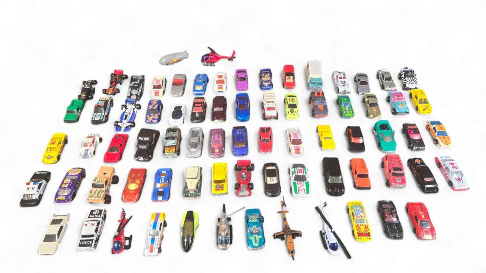A Large Collection of Hot Wheels and Matchbox diecast Toy Vehicles, 1970s-1990s (1 of 20)