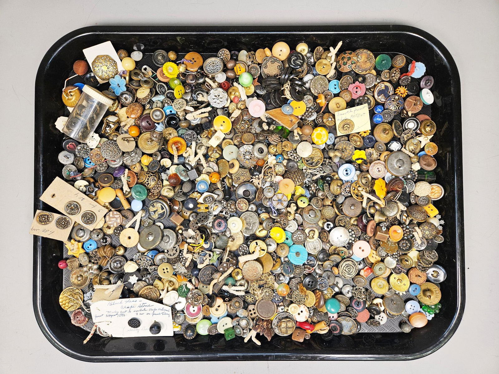 A Large Collection of Antique and Vintage Buttons, including Crepe Stone and Smethurst Patent (1 of 12)