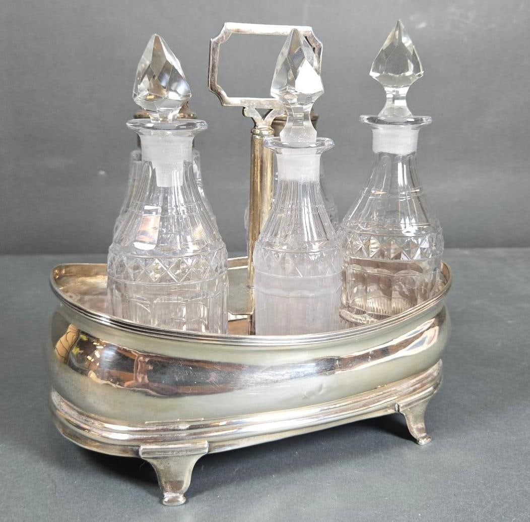 An English George III Sterling Silver Condiment Stand by AK, London 1816 (1 of 9)