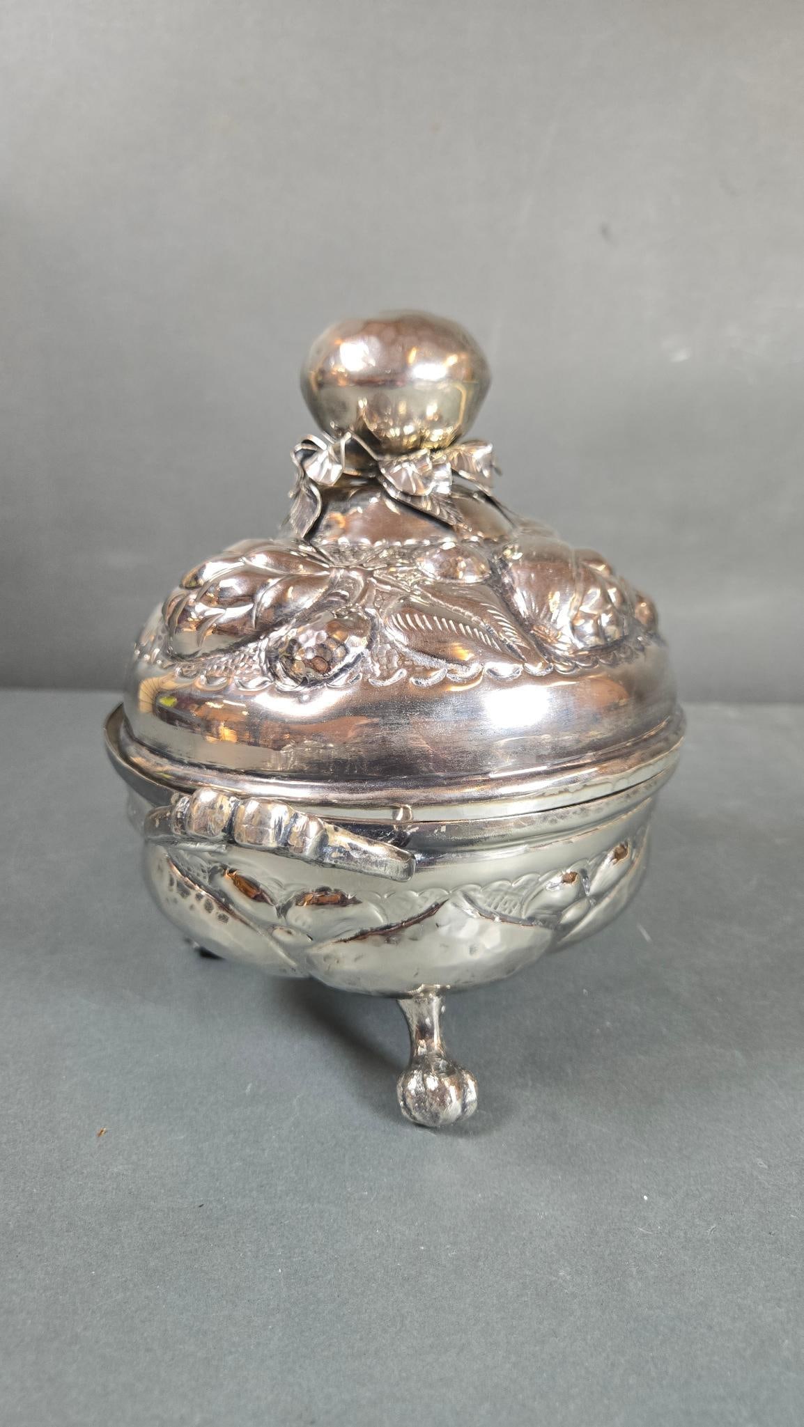 Late 19th/Early 20th Century Ornate Silver Plate Lidded Serving Dish (1 of 9)