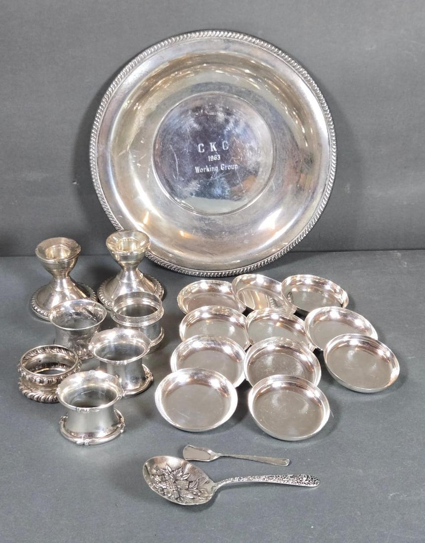 A Collection of American and British Sterling Silver and Weighted Sterling Silver Articles (1 of 20)