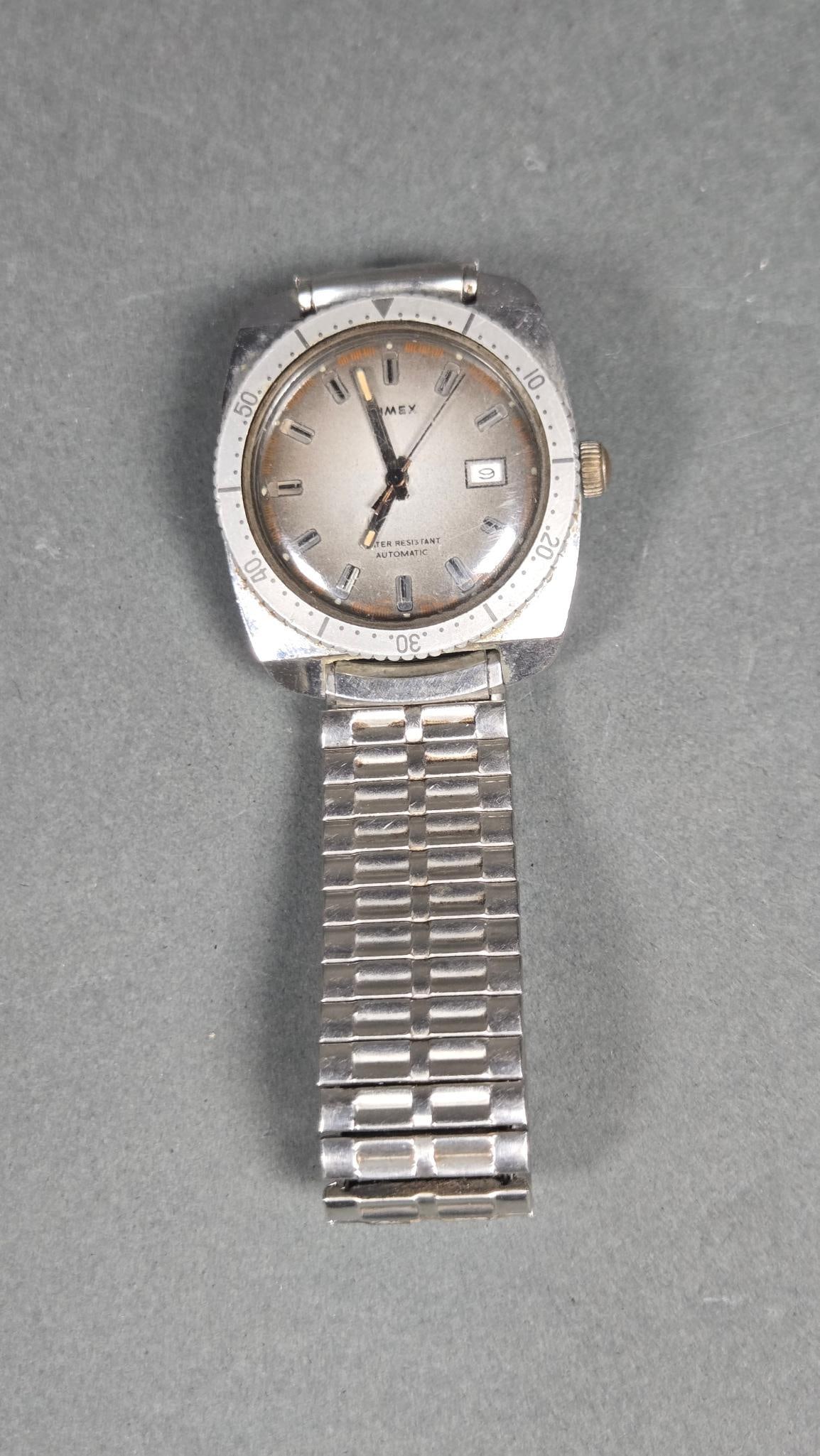 A Timex Men's Automatic Wristwatch with Cushion Case and Rotating Bezel (1 of 2)