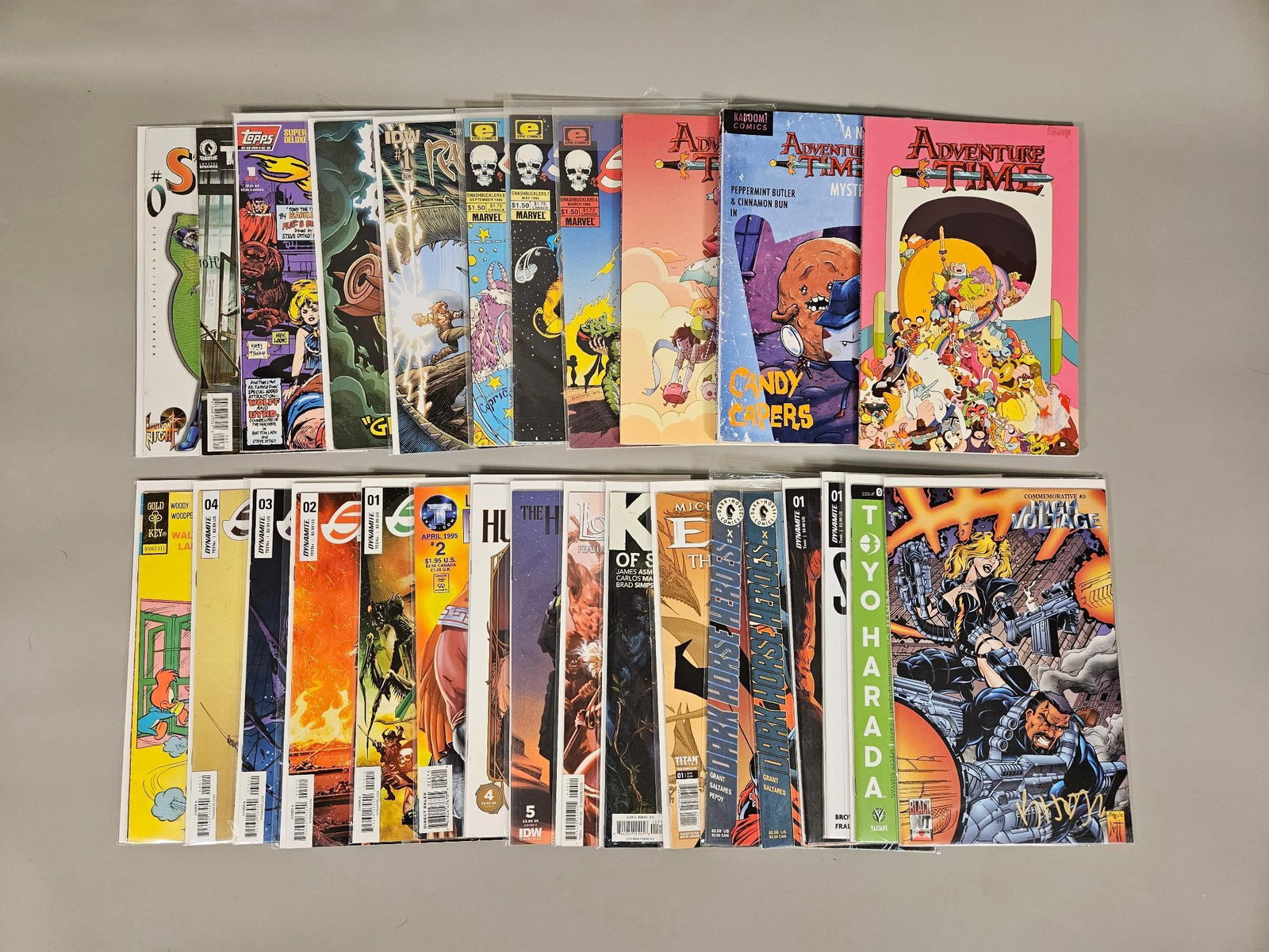 A Collection of 28 Assorted Modern Era Comic Books and Graphic Novels (1 of 11)
