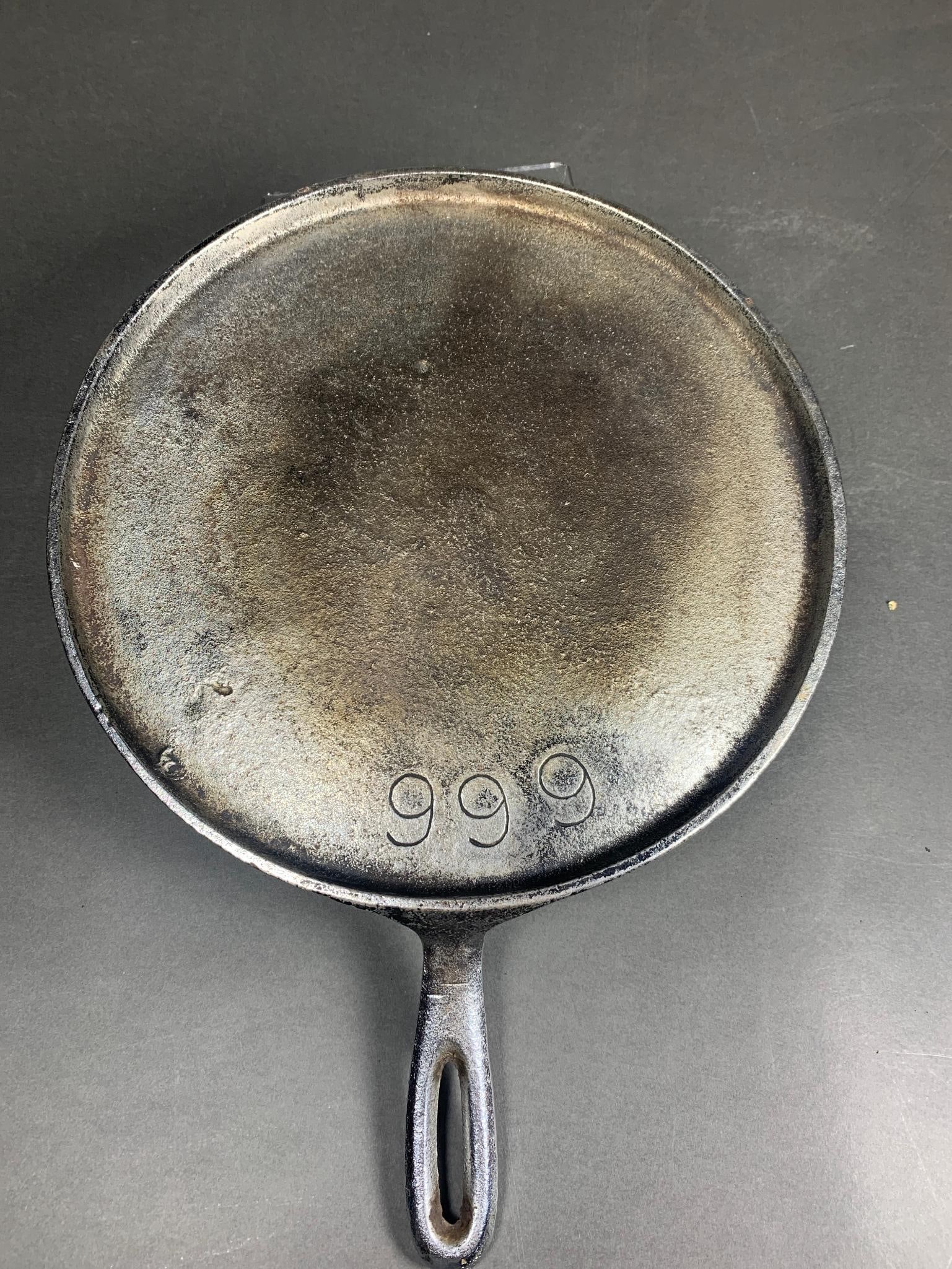 A Cast Iron Round Griddle with Hammered Rim, marked '999' (1 of 6)