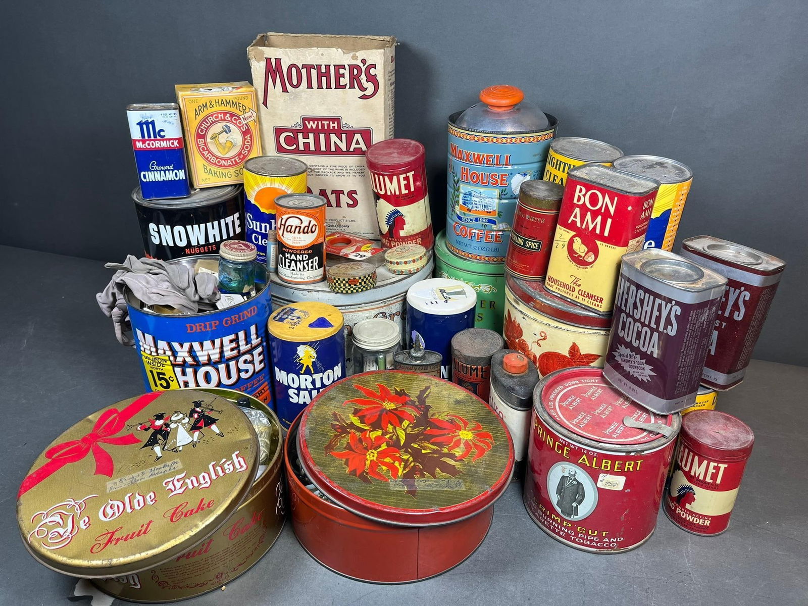 Vintage Mother's Oats 'With China' Cardboard Box and A Collection of Approximately 35 Vintage (1 of 20)