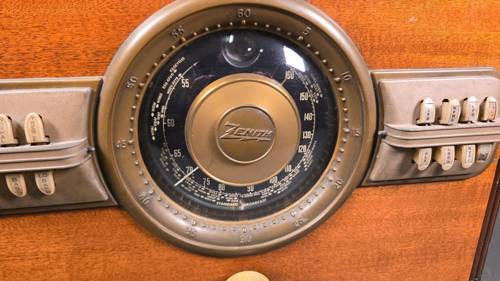 Zenith 12-S-445 Shutterdial Tabletop Radio - 2