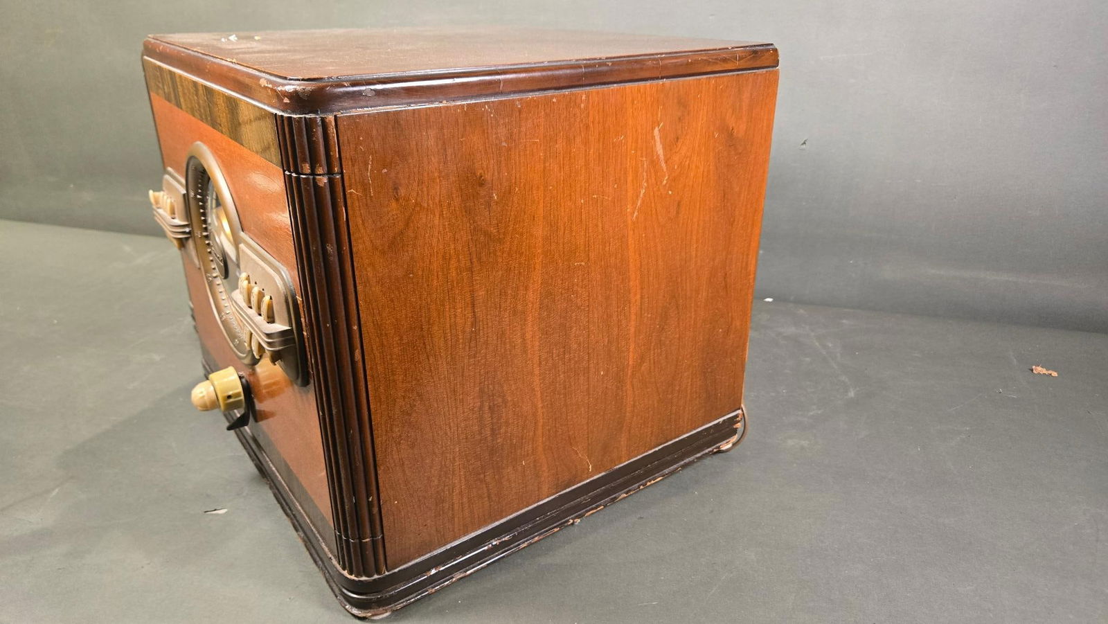 Zenith 12-S-445 Shutterdial Tabletop Radio - 5