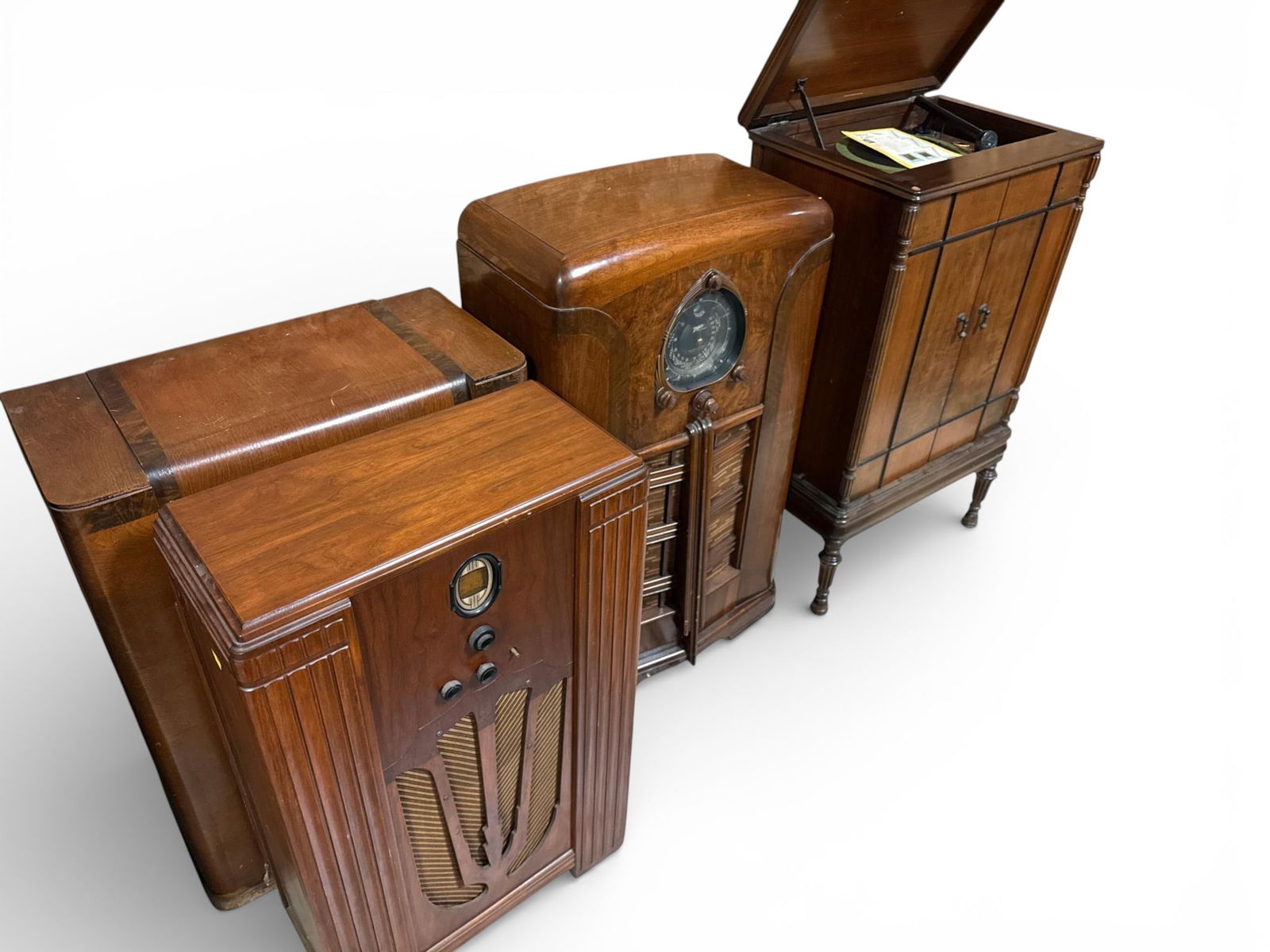 A Group of Four Vintage Console Radios and Radio-Phonographs, including Zenith and Victor (1 of 12)