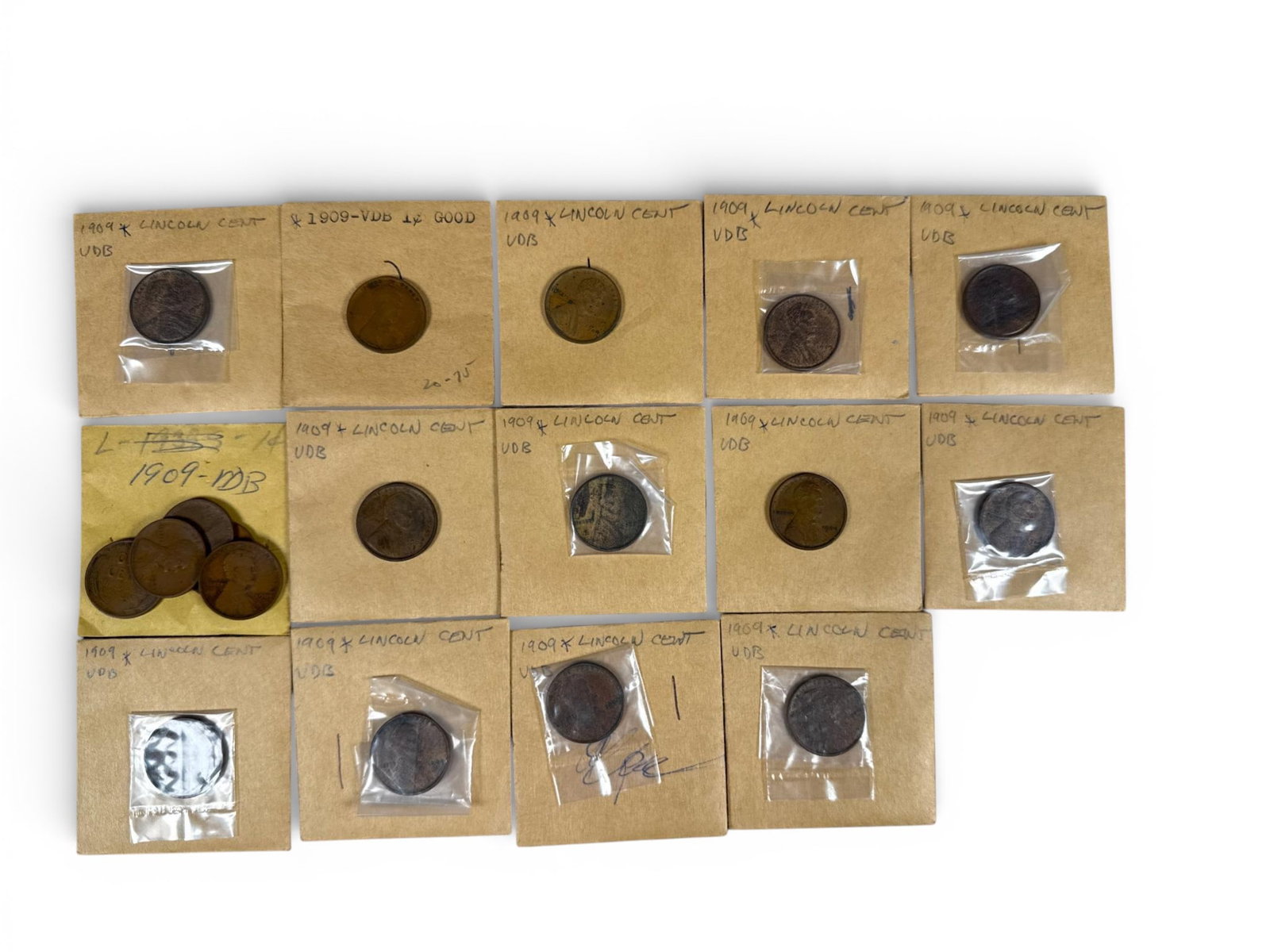 A group of United States 1909 VDB Lincoln Cents (1 of 15)