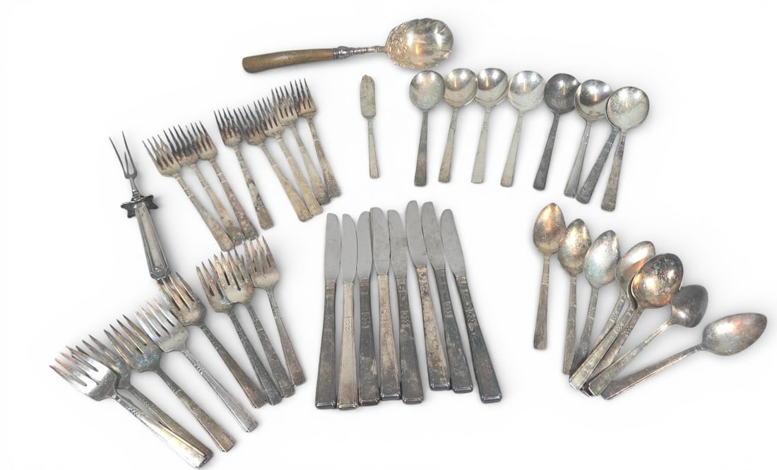 1881 Rogers Oneida Ltd Silverplate Flatware (1 of 8)