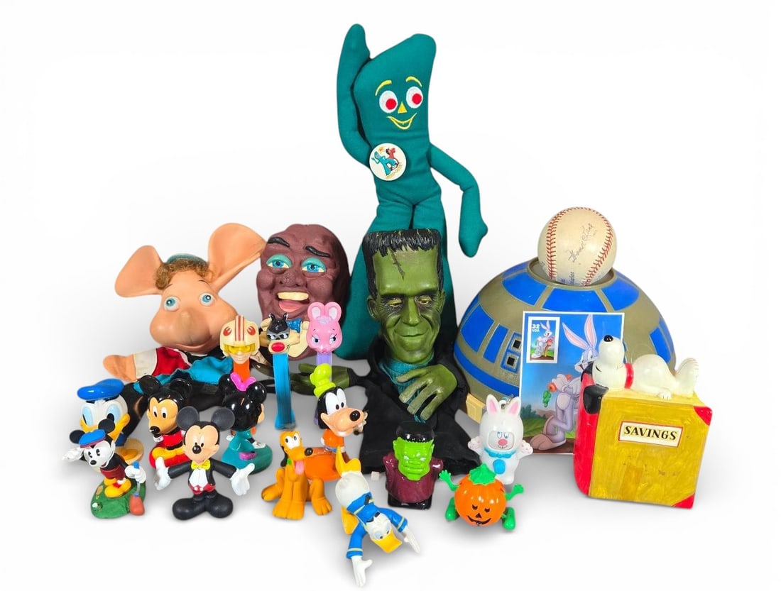 A Collection of Vintage and Promotional Toys and Collectibles, including Mattel Munsters Puppet (1 of 20)