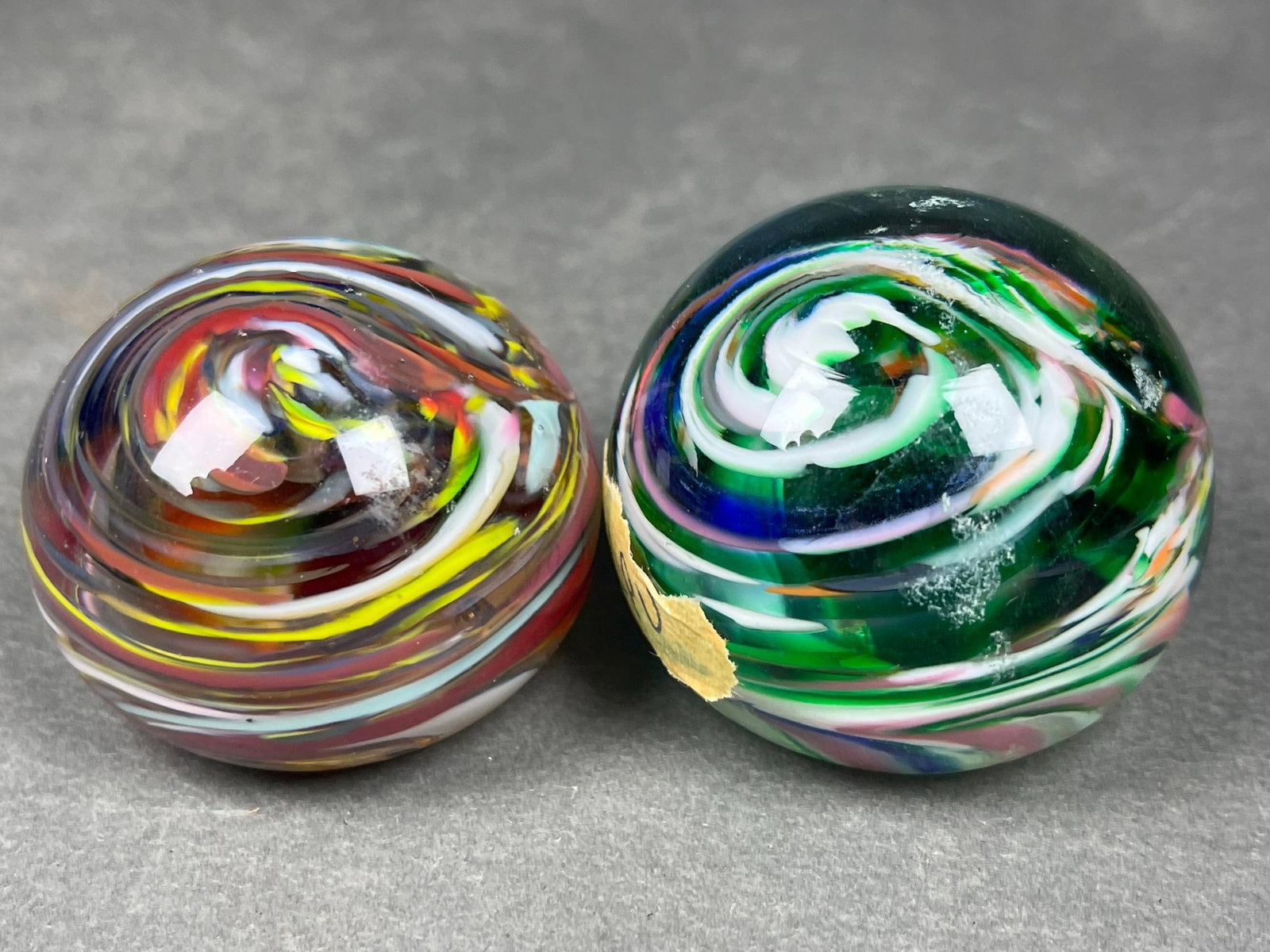 A group of St. Clair Studio Art Glass Paperweights and Figurines, Signed Jim Davis and Jim Hopper - 12