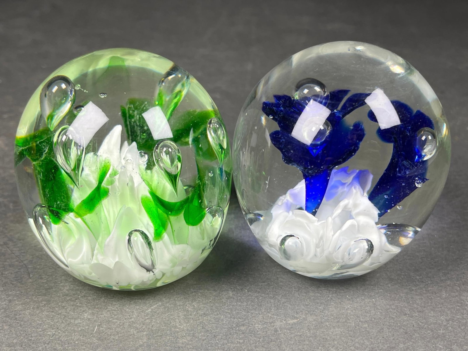 A group of St. Clair Studio Art Glass Paperweights and Figurines, Signed Jim Davis and Jim Hopper - 5