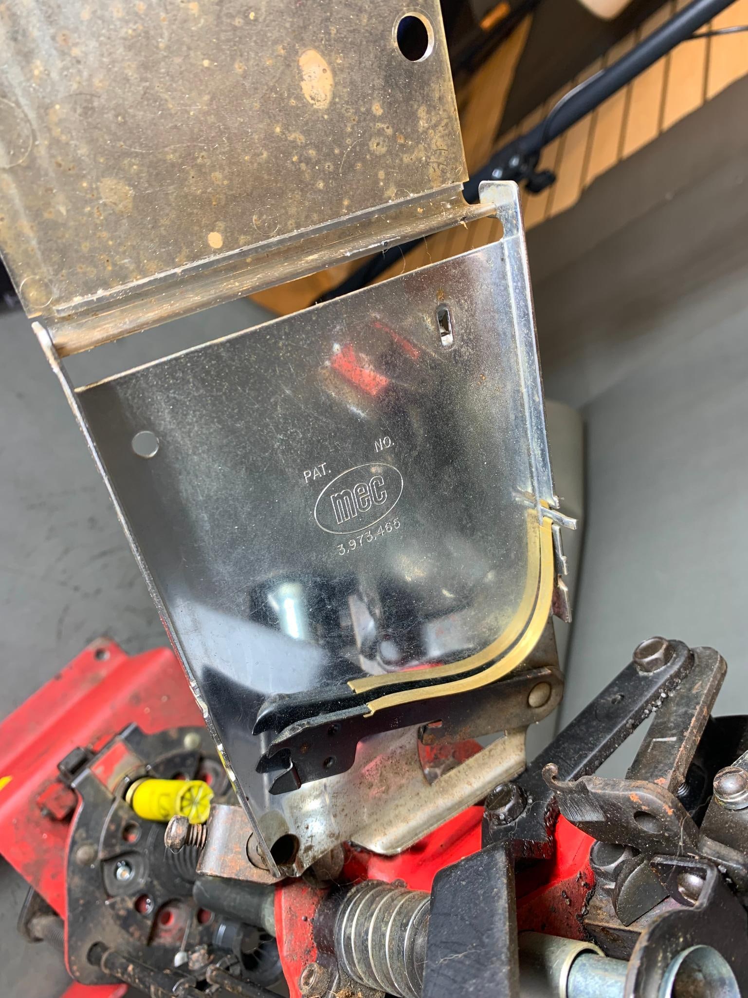 MEC 8567 Grabber Progressive Shotshell Reloading Press - 9