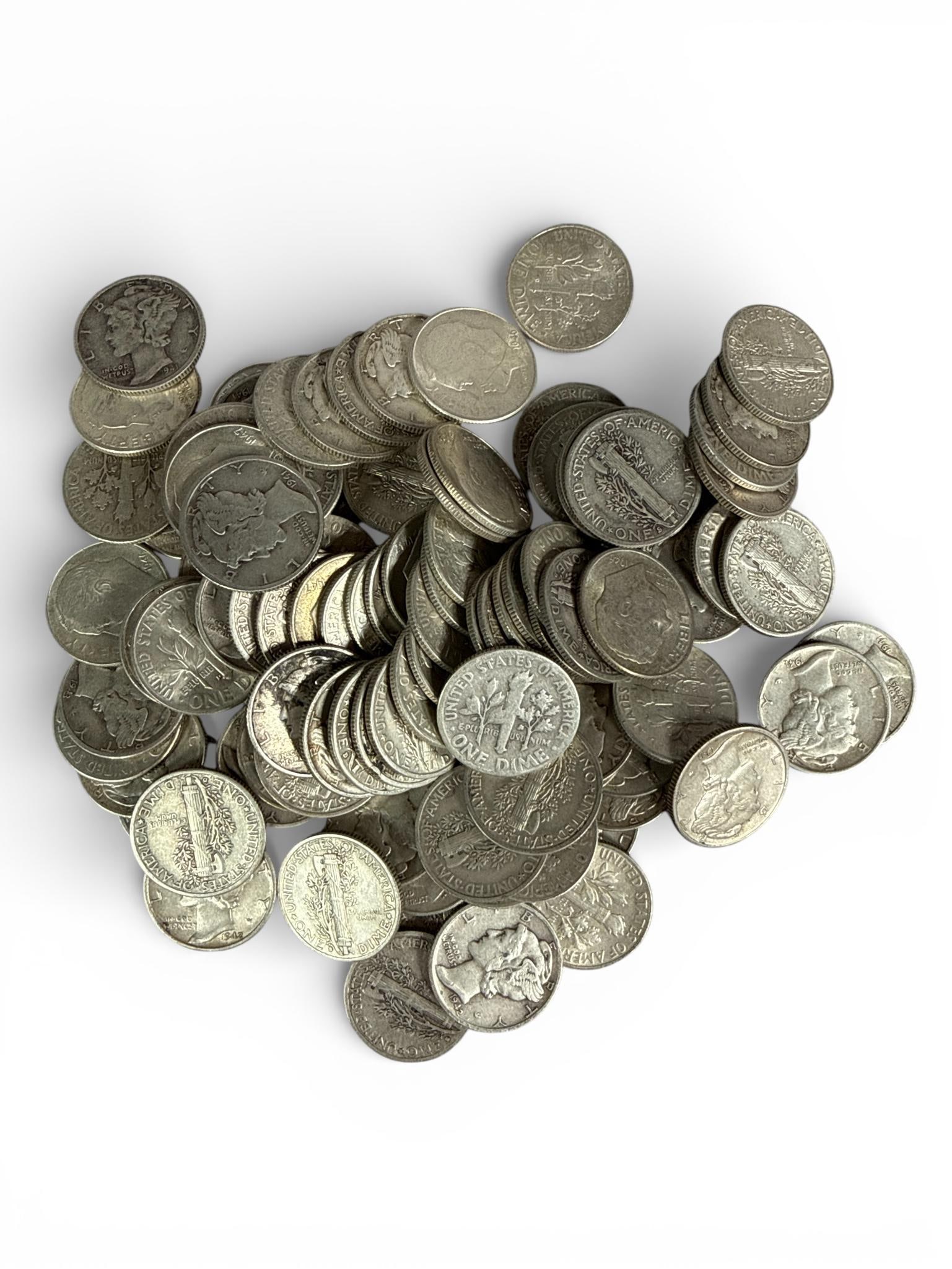 A Collection of 100 United States 90% Silver Dimes: A collection of 100 United States silver dimes, comprising a mix of Mercury (Winged Liberty Head) and Roosevelt designs. Struck in 90% silver, the coins feature visible dates ranging from the 1940s th