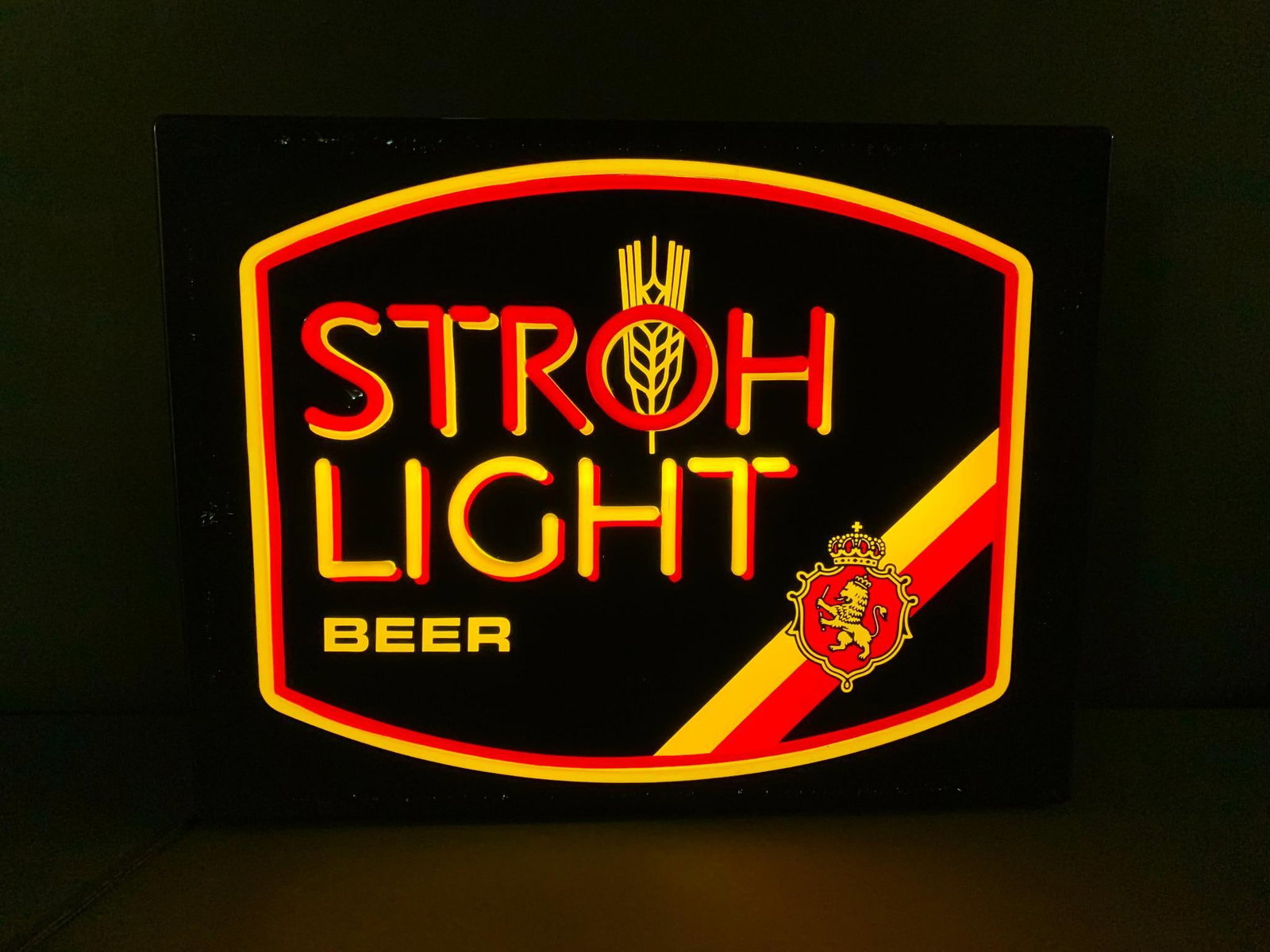 Vintage Stroh Light Beer Illuminated Sign by Everbrite Electric Signs Inc. (1 of 15)