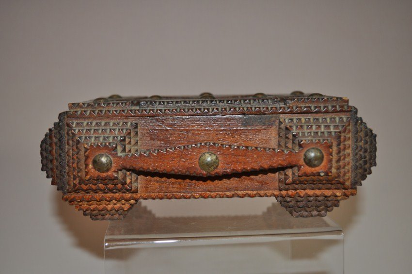 Tramp art small dresser box.: 8” x 5.5” Shipping 10.