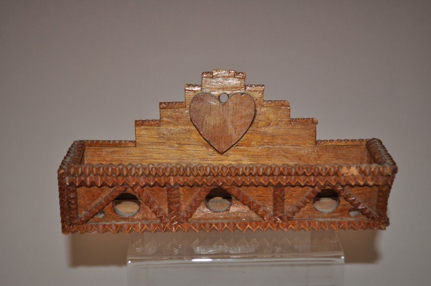 Tramp art folk art comb box.: 4.5”h x 8”w. Shipping 10.